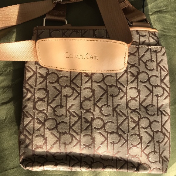 NWT Calvin Klein Crossbody “Brown & Gold” bag - Picture 4 of 4
